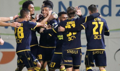 Κύπρος: Εύκολα ο ΑΠΟΕΛ με χατ τρικ Κλωναρίδη! (photos)