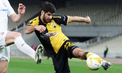 ΑΕΚ: Ο Ινσούα και η χειραψία με τον Μαραντόνα