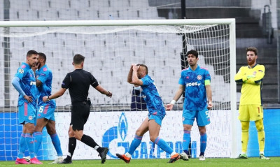 Μαρσέιγ-Ολυμπιακός: Το χέρι του Ραφίνια και το πέναλτι που  άναψε «φωτιές»