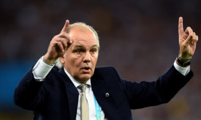 Νέο «χτύπημα» μετά τον Μαραντόνα - Σε ΜΕΘ θρύλος της Ρίβερ και της Εθνικής Αργεντινής (photos)