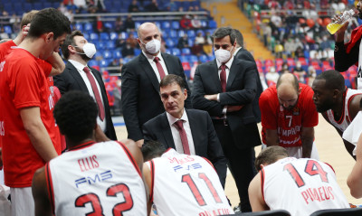 ΤΣΣΚΑ Μόσχας-Ολυμπιακός: Χαμός με Μπαρτζώκα, «άντε γαμ...ου» στους διαιτητές και αποβολή (video)