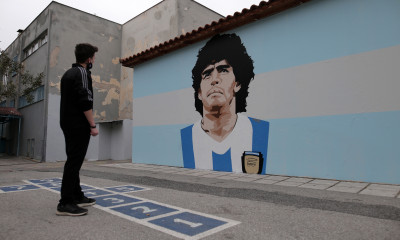 Ντιέγκο Μαραντόνα: Δρόμος στην Ελλάδα «πήρε» το όνομά του (photos)