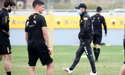 ΑΕΚ: Κάκωση ο Μπακάκης