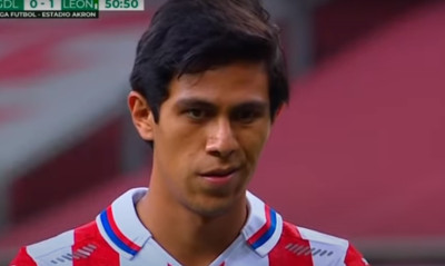 Σκάνδαλο με το... σινιάλο με τα μάτια, πρώην συμπαικτών, σε εκτέλεση πέναλτι (video+photos)