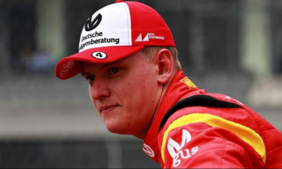 Formula 1: Δίπλα στον Μικ Σουμάχερ ο Φέτελ