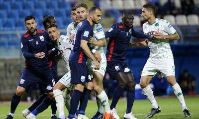 Λαμία: Εκτός αποστολής Βύντρα, Βασιλακάκης