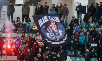 Οπαδοί στον δρόμο κατά του lockdown: «Νικάρα θέλω να σε δω, γ@@ τον κορονοϊό»