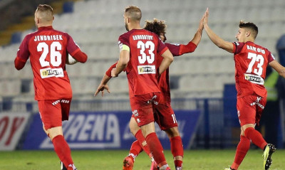 Βόλος: Ανακοίνωσε διαζύγιο με ξένο ποδοσφαιριστή! (photos)