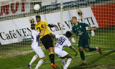 Απόλλων Σμύρνης-ΑΕΚ: Με φανέλα του Χουλτ ο Χνιντ! (photos)