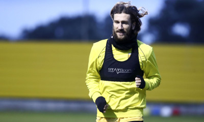 AEK: Αγωνία με Τσιγκρίνσκι, κανονικά οι Ανσαριφάρντ και Νεντελτσιάρου