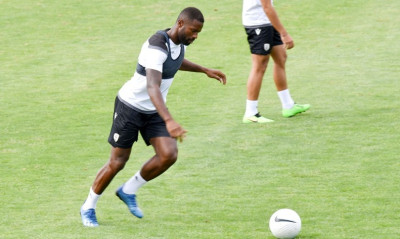 ΠΑΟΚ: Θεραπεία ο Βαρέλα, στη Βαρκελώνη ο Ουαγκέ