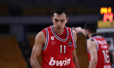 Ολυμπιακός: Έγραψε ιστορία ο Σλούκας (photos)