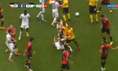 Σοβαρά επεισόδια, με άγριο ξύλο μεταξύ παικτών σε αγώνα (videos+photos)