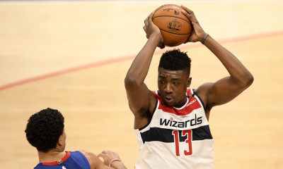 NBA: Απλά δεν υπάρχει - Παίκτης κάρφωσε στο καλάθι της ομάδας του (photos+video)