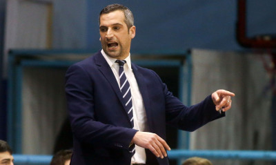 Ένταση στο Ηρακλής-Λάρισα: Έστειλε στα αποδυτήρια τον Μπέρι ο Παπανικολόπουλος (video+photos)