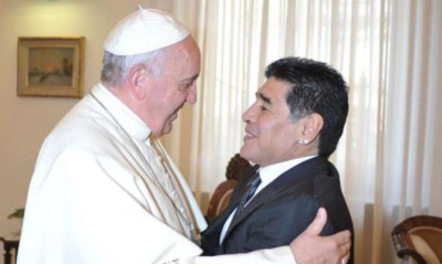 Υπόκλιση Πάπα στον Μαραντόνα: «Μέσα στο γήπεδο ήταν ένας ποιητής»