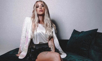 Υποκλινόμαστε! Αυτή η καλλονή είναι σύντροφος γνωστού ποδοσφαιριστή! (pics)