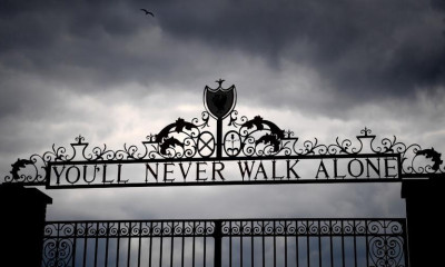 Λίβερπουλ: Θλίψη - Πέθανε ο άνθρωπος του You’ ll never walk alone (photos+video)