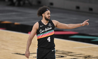 Σαν Αντόνιο Σπερς: Σοκ με Ουάιτ