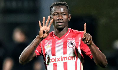 Ολυμπιακός: Συγκινητική ενέργεια από Καμαρά - Αφιέρωσε το γκολ στον Ομάρ (video+photos)