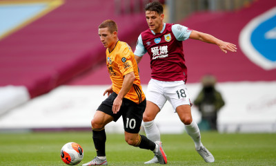 Γουλβς: Πλήγμα με Ποντένσε