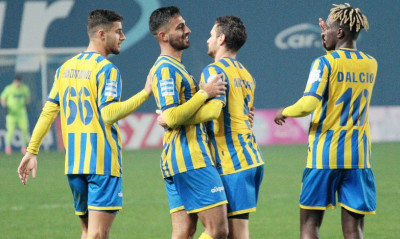 Αρσούρα: «Θα μείνουμε στην κατηγορία»!