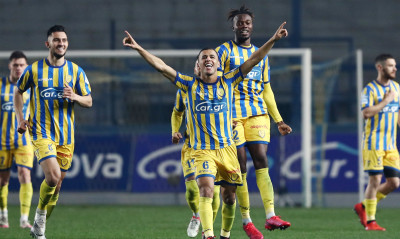 Παναιτωλικός - Ολυμπιακός: Ισοφάριση με γκολάρα από τον Ταχάρ (video)