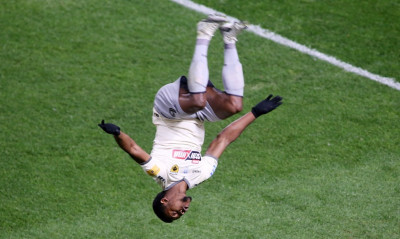 Άρης-ΑΕΚ: Έτσι απέδρασε η Ένωση από το «Κλ. Βικελίδης» (photos+video)