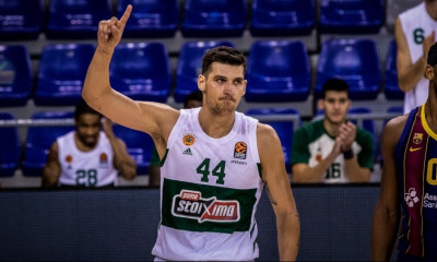 Ενα τρίποντο και δύο δίποντα