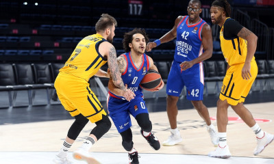 Αναντολού Εφές-Χίμκι 99-60: «Καθάρισε» με Λάρκιν από το ημίχρονο!