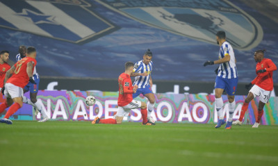 Πορτογαλία: Πόρτο και Μπενφίκα… πέταξαν το δώρο! (Videos)