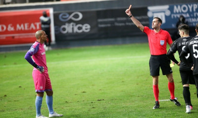 Βάτερμαν: «Η μπάλα πήγε στο πλάι, ήταν κίτρινη»!