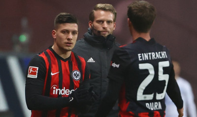 Bundesliga: Χόρεψε την Σάλκε ο Γιόβιτς (video)