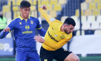 Άρης-Αστέρας Τρίπολης: Επική φάση! Απείλησε ο Μάνος, έδιωξε με κεφαλιά ο Τσιφτσής (photos+video)