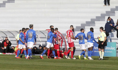 Ξάνθη-Ιωνικός: Οπαδοί κυνήγησαν τον οδηγό του ασθενοφόρου!