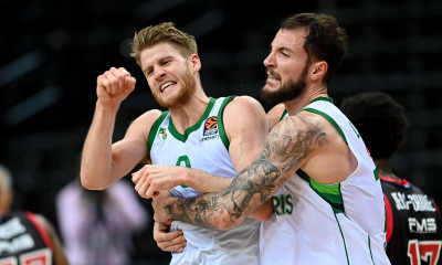 Ουόλκαπ: «Έκλεψα, είδα το ρολόι και έτρεξα στο καλάθι» (video)