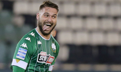 Σένκεφελντ στο Οnsports: «Το 2021 γίναμε πιο κυνικοί στο γήπεδο» (photos)