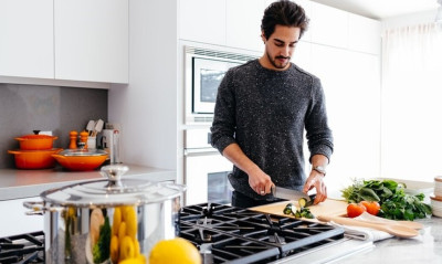 Και τι δεν φτιάχνεις: Πέντε υλικά που πρέπει να υπάρχουν οπωσδήποτε στην κουζίνα μας!