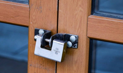 Κορονοϊός: «Σταρ» του ποδοσφαίρου στο πλευρό της εστίασης – Δημοπρατεί πράγματα του (photos)