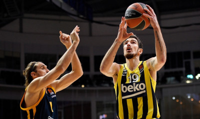 Χίμκι-Φενέρμπαχτσε 76-107: Πέρασε σαν σίφουνας με Ντε Κολό-Βέσελι