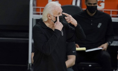 Κορονοϊός: Εμβολιάστηκε ο Γκρεγκ Πόποβιτς – Είναι ο γηραιότερος προπονητής στο ΝΒΑ