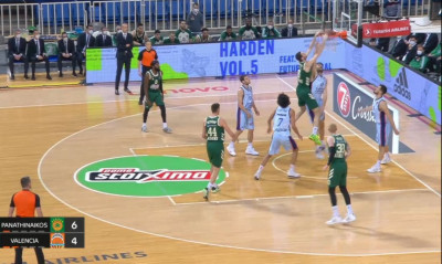 Παναθηναϊκός ΟΠΑΠ-Βαλένθια: Παραλίγο να… γκρεμίσουν τη μπασκέτα Παπαγιάννης-Νέντοβιτς! (Video)