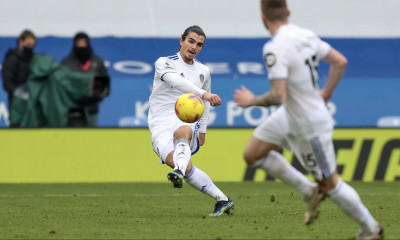 Premier League: Τρομερή ανατροπή η Λιντς, έκοψε τα «φτερά» της Λέστερ (video)