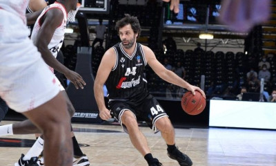 Τεόντοσιτς: Πασάρει και με το κεφάλι!