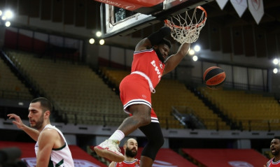 Ολυμπιακός-Παναθηναϊκός OΠΑΠ: Η ερυθρόλευκη επιστροφή και ο τραυματισμός του Φόστερ (video)