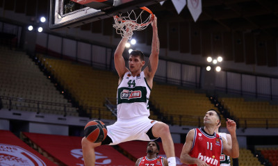 Και με ξένους διαιτητές...