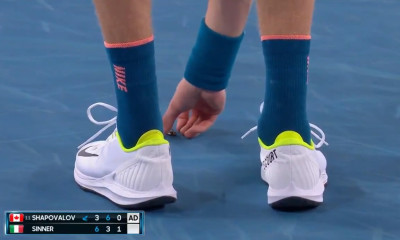 Ο πιο ατρόμητος τενίστας του Australian Open - Έπιασε κατσαρίδα για να τη σώσει (video)