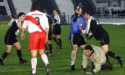 Αριάν Μπεκιάι: Όταν έγραψε ιστορία - Ο πρώτος τερματοφύλακας που σκόραρε με κεφαλιά (video)