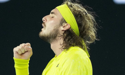 Στέφανος Τσιτσιπάς: Η τρυφερή στιγμή με τον πατέρα του μετά τον θρίαμβο (photos+video)