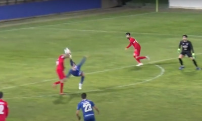 Η ομορφιά του ποδοσφαίρου σε μία φάση - Επική γκάφα τερματοφύλακα έφερε το γκολ της χρονιάς (video)